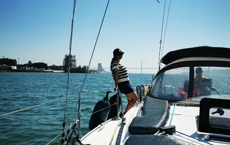 Private Morning Sailboat Experience on the Tagus River