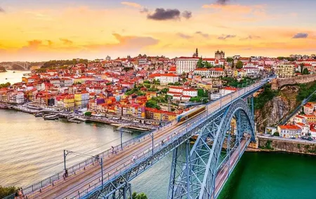 Transport Tour Lisbon To Porto Up to 8 people