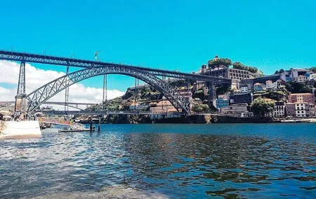 Private Trip from Lisbon to Porto with multiple stops on the way
