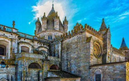 Evora Private Full Day Sightseeing Tour from Lisbon