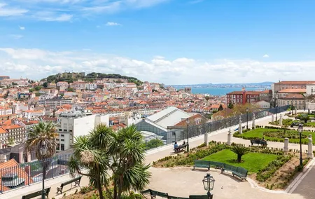 Two Hills Private Tuk Tuk Tour in Lisbon