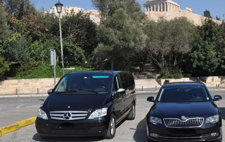 Half day car with driver at disposal in Lisbon