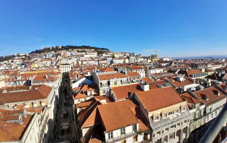 Lisbon Old town Alfama tour with tuktuk