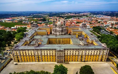 Private Tour: Mafra Convent and Ericeira fishing village with tickets