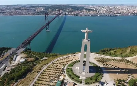 Lisbon 2 Biggest Bridges Private Tour with Outlet Shopping & Lunch