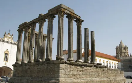 Full Day Private Tour in Évora and Monsaraz