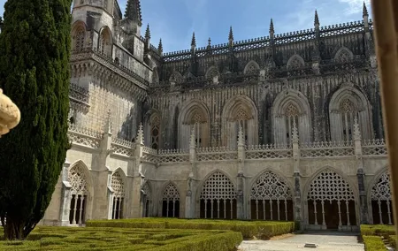 private tour Luxury car to Fatima, Óbidos, Nazaré, Tomar,Alcobaça
