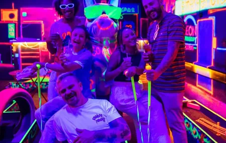 Neon Uv 18 Hole Indoor Minigolf and Bar