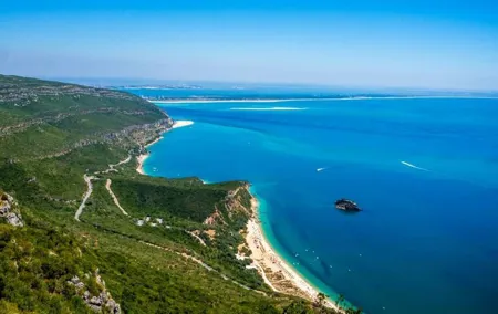 Private day tour Azeitao Sesimbra Arrabida Setubal from Lisbon
