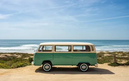 Lisbon: 2 Days Exploring Obidos, Nazaré, Cabo & Cascais (Private)
