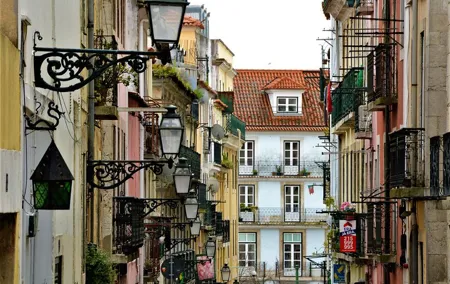 Discovery Walk in Lisbon’s Bairro Alto & Bica: Fun Figures and Fabulous Views
