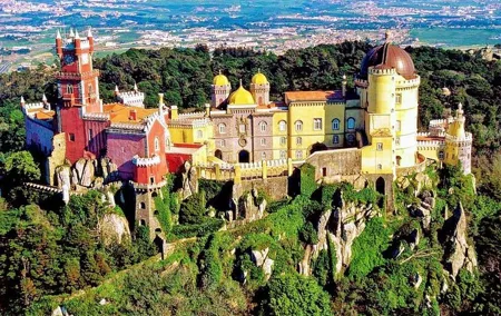 Private Tour 1 to 8 people: Pena National Palace- Sintra-Cabo da Roca-Cascais
