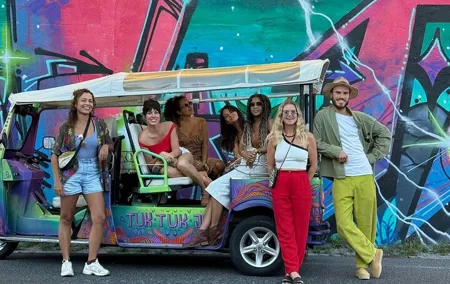 Street Art Tour by Tuk Tuk Joy