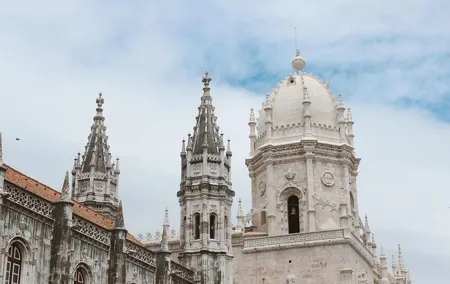 BEST SIGHTSEEING Lisbon Private Tour | Sintra | Cascais