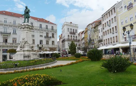 Private day trip from Lisboa to Coimbra, English speaking driver
