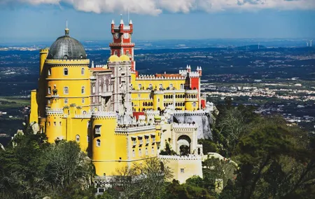 Private Full-Day Lisbon Trip to Sintra, Cascais and Cabo da Roca with Pick-Up