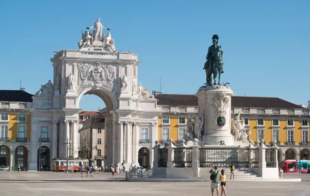 Private Tour 2 Days Fátima and Lisbon