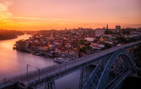 Lisbon to Porto transfer with stops