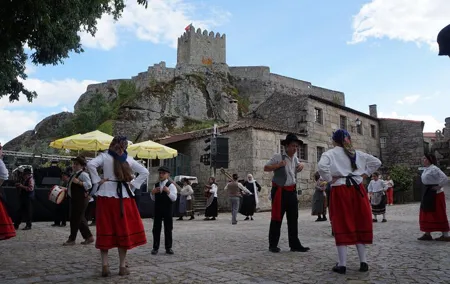 Private Tour Lisbon to Medieval village of New & White Castle (Castelo Branco)