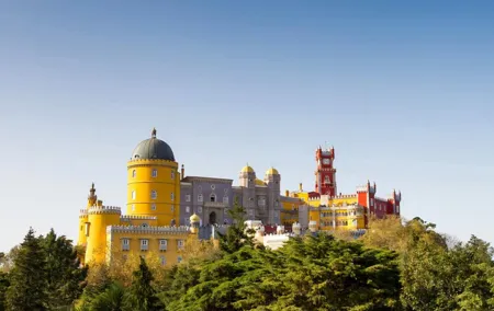 Small Group Tour: Sintra, Pena Palace, Moorish Castle & Cascais