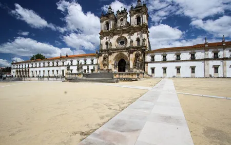 Treasures of Portugal Alcobaça, Nazaré and Óbidos from Lisbon