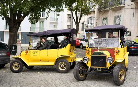 Vintage Tuk Tuk Experience in Alfama 1:30h