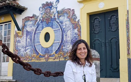 Small Group Tiles, Wine Tasting, Cheese Cooking Class from Lisbon