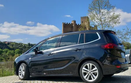 Lisbon to Porto Transport with Tours