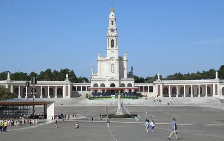 Private Full-day Tour to Fátima Nazaré and Óbidos