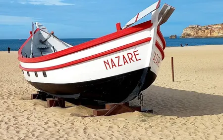 Nazaré and Óbidos - Private Tour from Lisbon