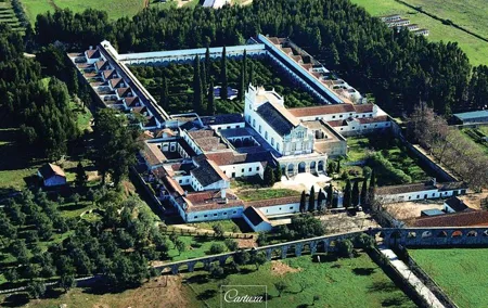Private tour to Evora with optional wine tasting in the cartucha