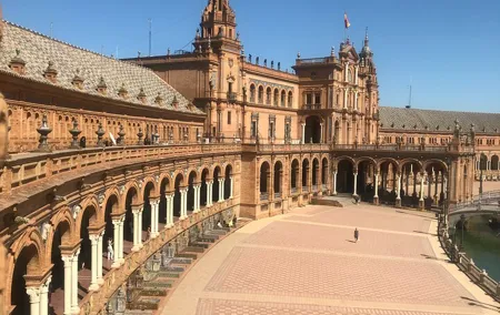 Private Transport Lisbon/Seville vice versa with 1 Algarve stop