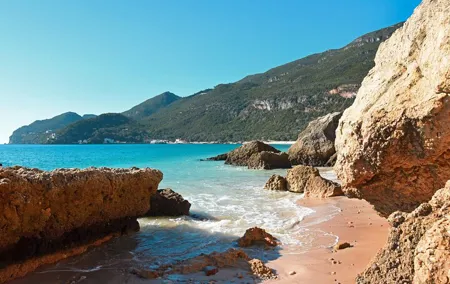 Arrábida Natural Park with Wine Tasting Private Tour from Lisbon