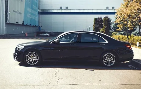 Airport Transfer: Lisbon to Lisbon Airport LIS by Business Car
