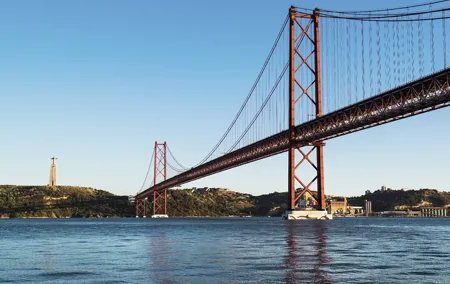 Lisbon Private Tour (3 Hours) by Electric Tuk Tuk