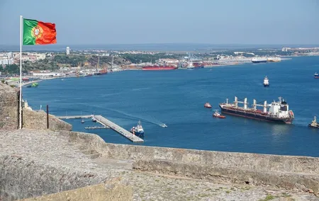 Private day trip from Lisboa to Evora, Setubal and back