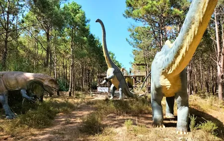 Dinosaurs & Little Portugal Theme Parks, Day Trip from Lisbon