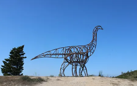 Lisbon Dinosaur Footprints, Caves, and Óbidos Tour