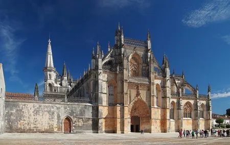 Lisbon to Fatima Batalha and Alcobaca Private Tour
