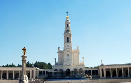 Lisbon Fatima Nazare and Obidos Full-Day Private Tour