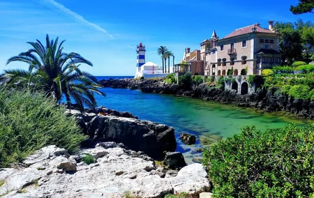 Private tour Lisbon to Cascais & back, English speaking driver