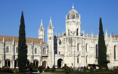 Lisbon Private Minibus Tour – Skip the Line