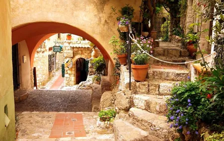 Eze, Monaco, & Monte-Carlo Half-Day Trip Private tour