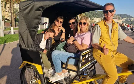 Nice tour by electric bike taxi for 4 people