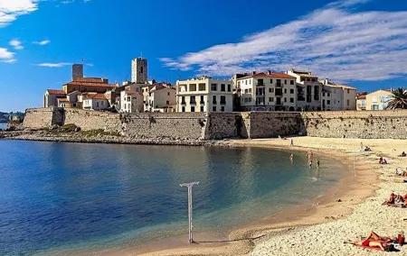 Private Half-Day Trip: Cannes and Antibes from Nice by Minivan