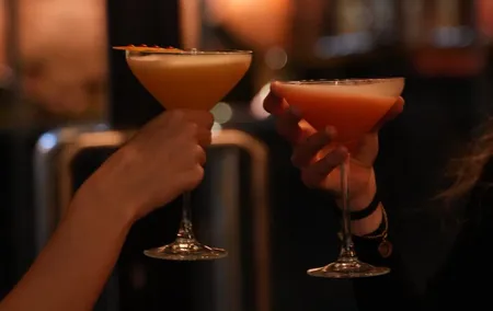 Masterclass Cocktail in a Sumptuous Bar in Nice