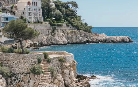 Sunny Hike from Nice to Villefranche with a Chill at the Beach