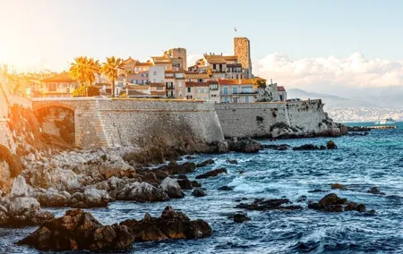 Shared Guided Half Day Tour at Cannes and Antibes