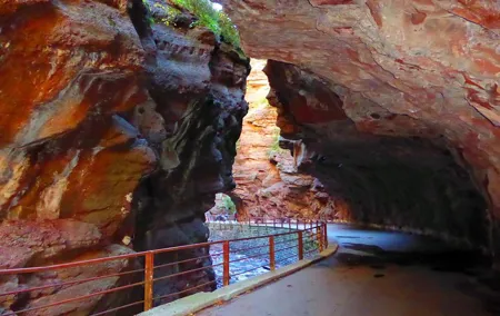 Fabulous Red Canyon and Entrevaux Private Full day Tour