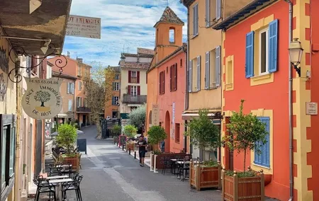 Local art and crafts in the Provence Countryside Villages